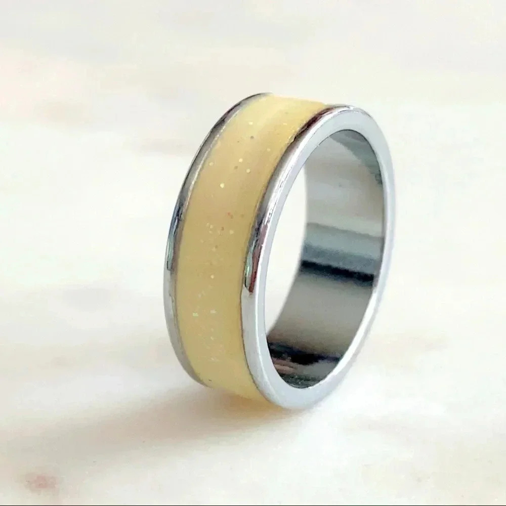 Silver enamel ring band, Sz 5.5, Sparkling yellow/cream, Bloomingdales